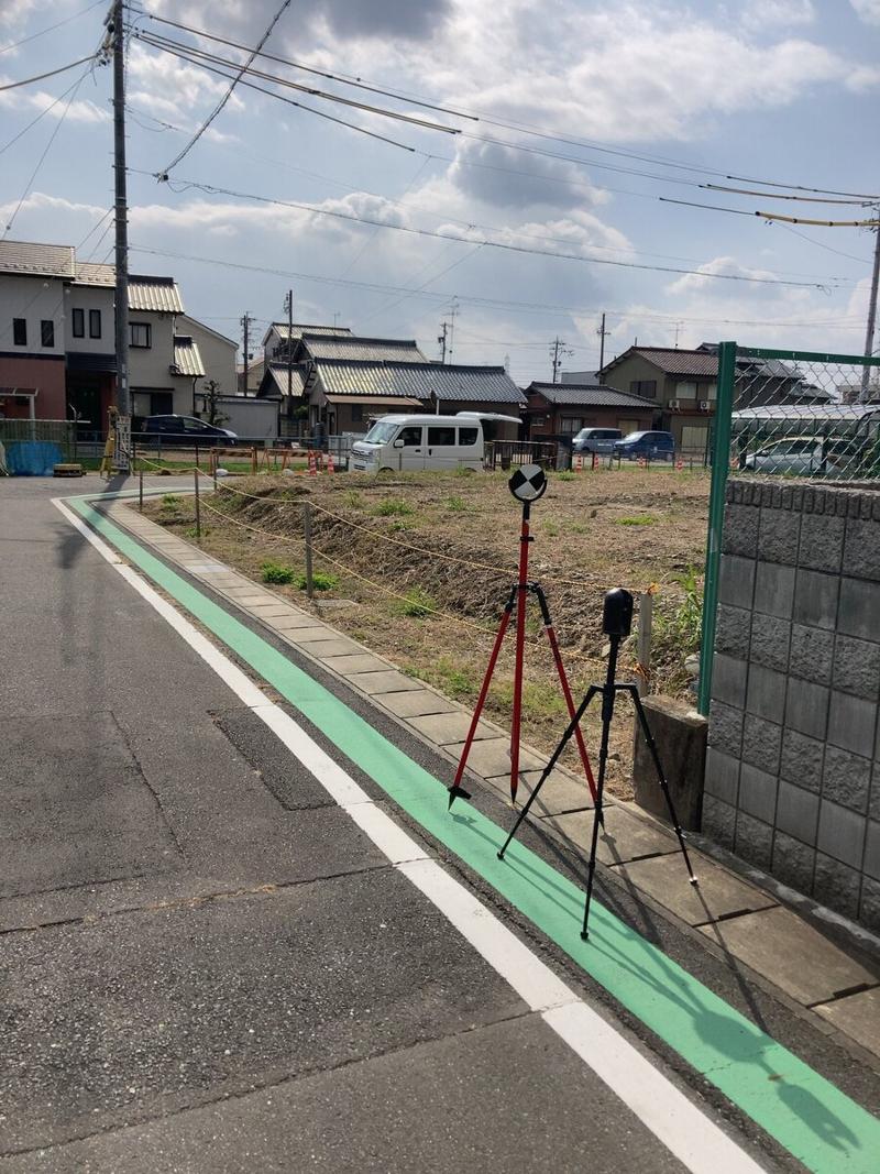 土地測量の現場の様子